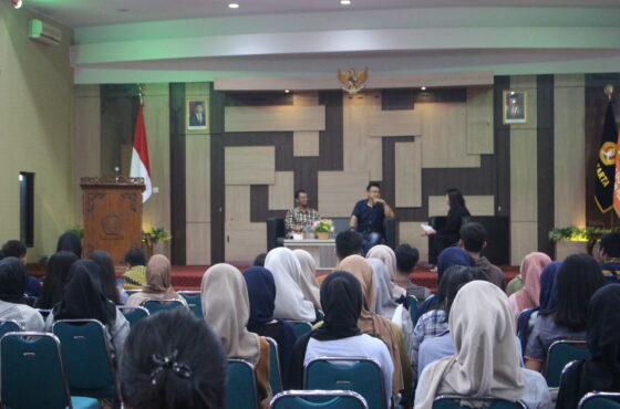 Business Talk “How to Start Up Ur Business with Millenial Culture Era” oleh Bidang Kewirausahaan PH-Humanis